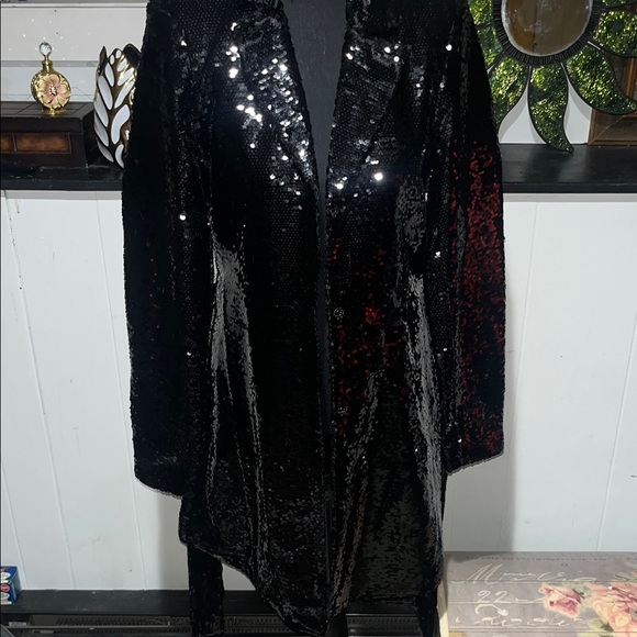 VENUS Shimmering Black Sequin Blazer - Picture 8 of 8